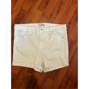 Wax Jeans White Mid Rise Jean Shorts size 2XL